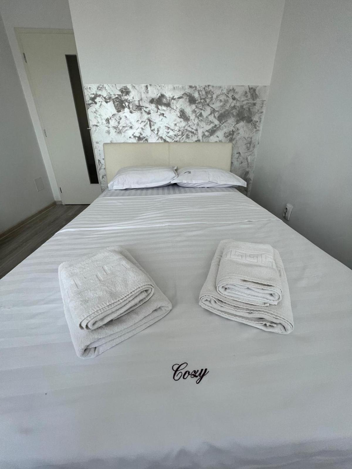Cozy 3 Bedroom Apartments In Centre Of Iasi Palas Mall Екстер'єр фото